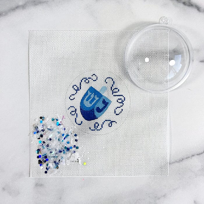 Dreidel & Streamers Ornament with Clear Dome & Confetti
