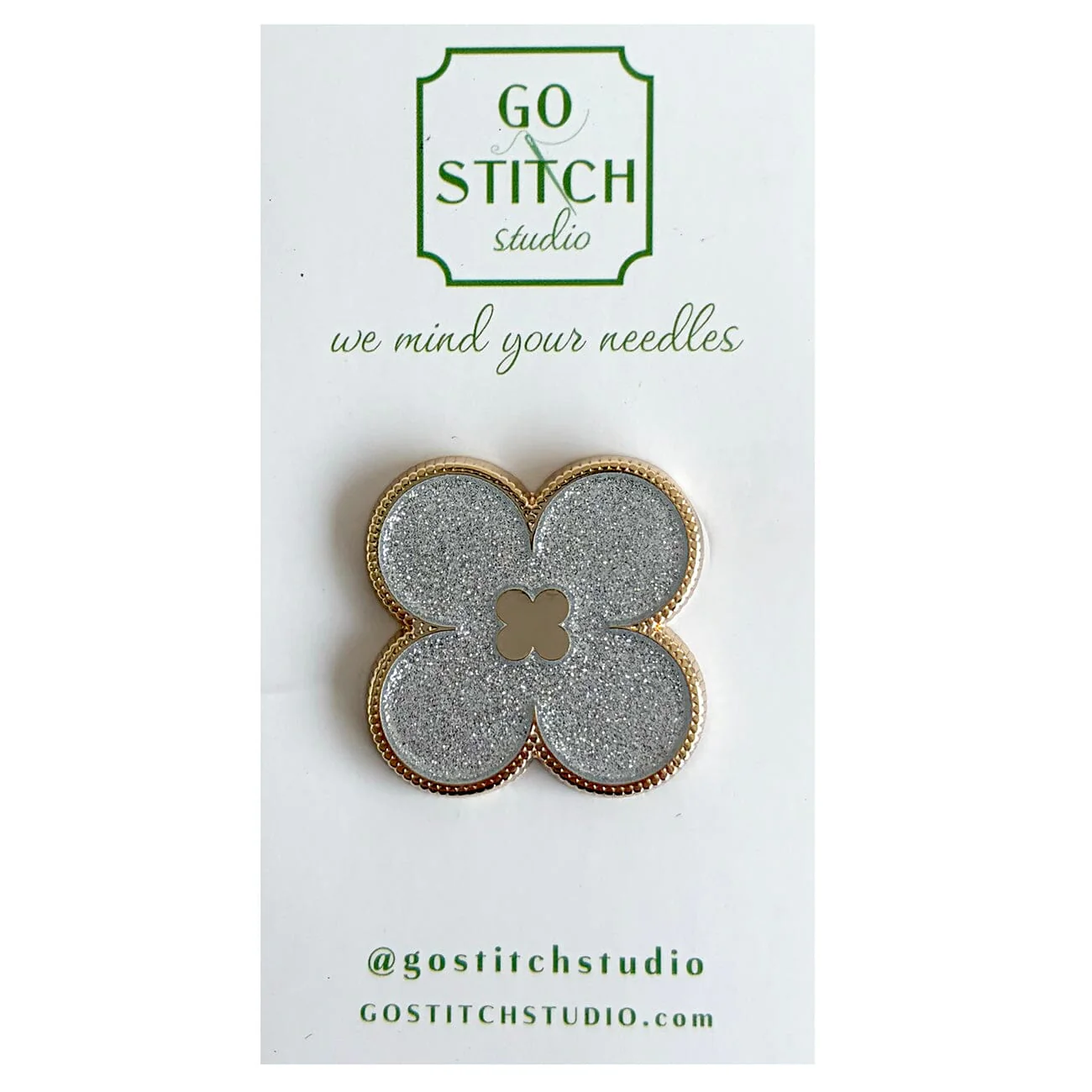 Silver Glitter Clover Needle Minder